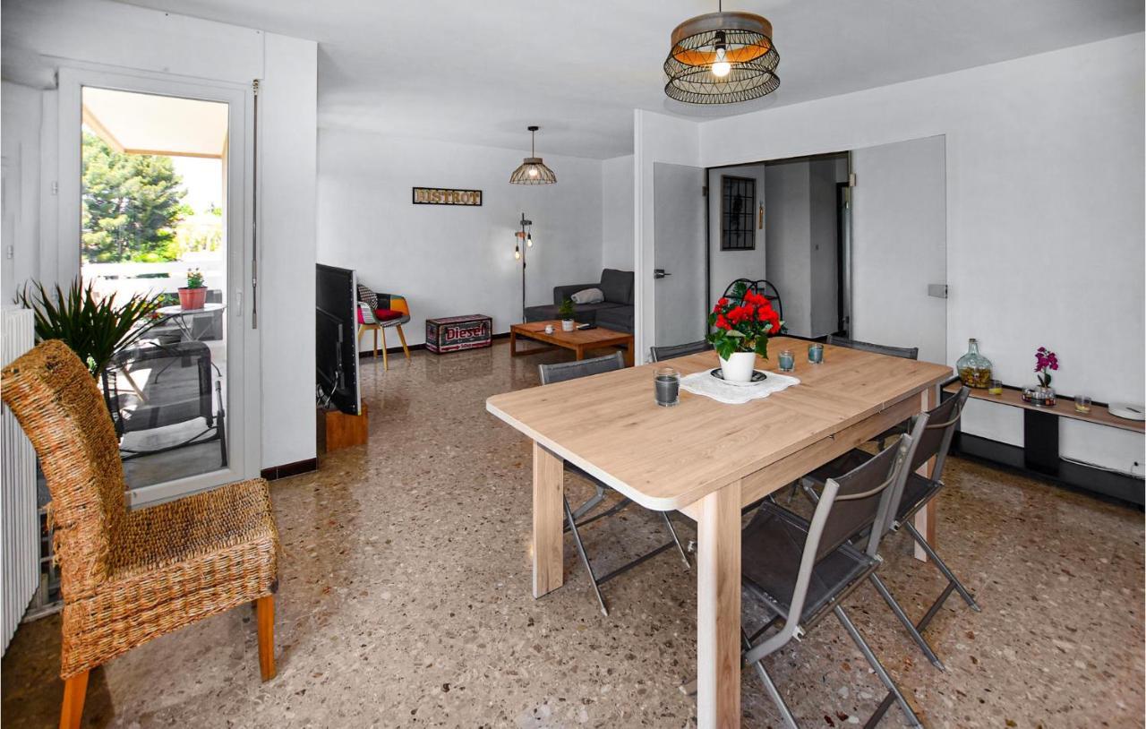 Amazing Apartment In Carpentras With Wifi And 2 Bedrooms Exteriör bild